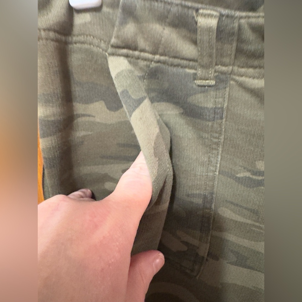 Sanctuary X Anthropologie Green Camouflage Stretch Pants w/side stripes Sz. 26 - Picture 10 of 16
